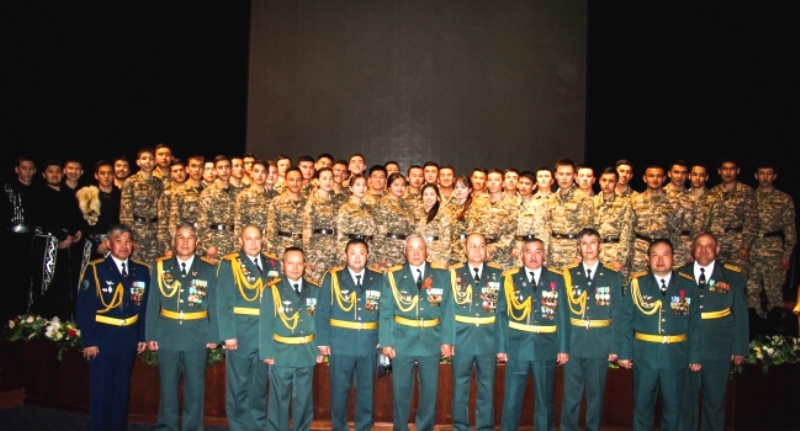 ەلوردا جاستارى  ۇلى وتان سوعىسى ارداگەرلەرىن قۇتتىقتادى