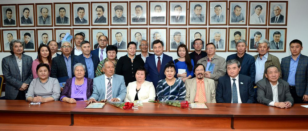 باسىلىمنىڭ بايىرعى قىزمەتكەرلەرىنە قۇرمەت