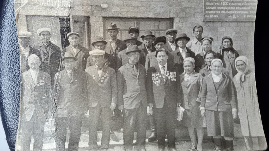 قاھارمانمەن كەزدەسۋ