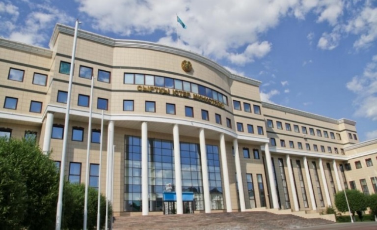 سەنىم گراموتاسىن تاپسىردى