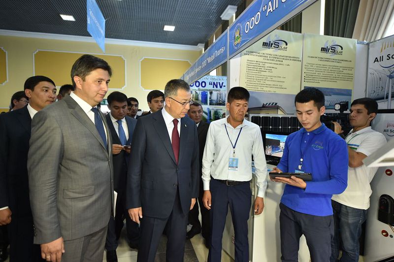 وقو-دا وزبەكستاندىق تاۋاروندىرۋشىلەردىڭ كورمەسى ءوتىپ جاتىر