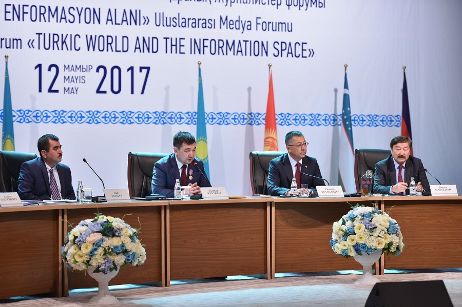 تۇركى الەمىن ناسيحاتتاعان تىلشىلەرگە يسمايل گاسپىرالى سىيلىعى تاپسىرىلدى