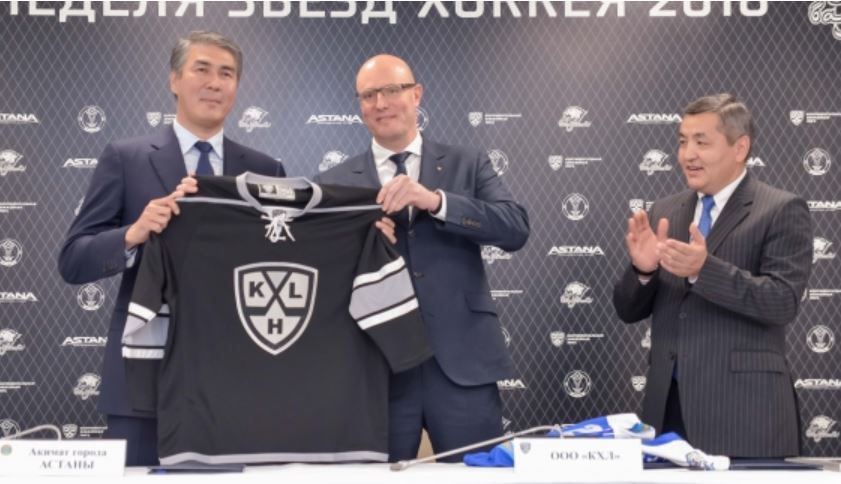 اسەت يسەكەشەۆ: استانا بىرنەشە كۇنگە ەۋرازيانىڭ حوككەي استاناسىنا اينالادى