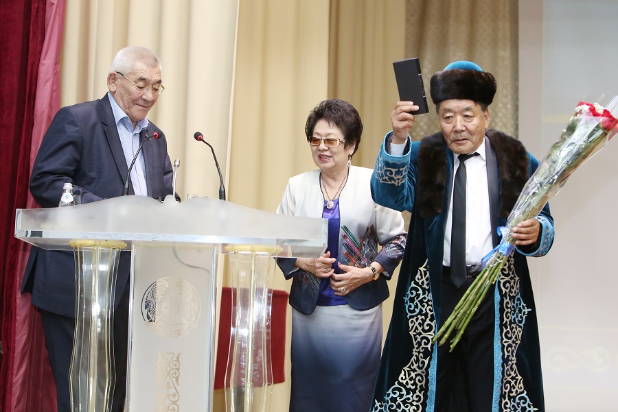 سولتۇستىك قازاقستاندا عالىم زارقىن تايشىبايدىڭ 75 جىلدىعىنا ارنالعان كونفەرەنتسيا ءوتتى