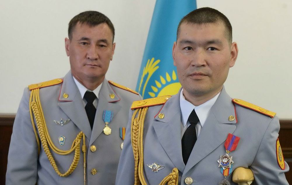 سىن ساتتە سىر بەرمەگەن