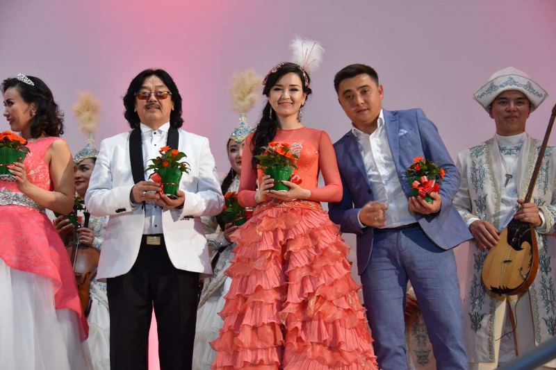 «قازاقكونتسەرت» يتاليادا ونەر كورسەتتى