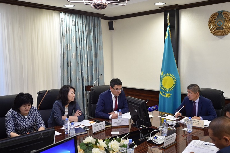 وقو-دا تۇرعىن ءۇي-كوممۋنالدىق شارۋاشىلىعىن جاڭعىرتۋ ماسەلەسى تالقىلاندى