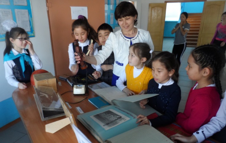 ولكە شەجىرەسىن ورنەكتەگەن