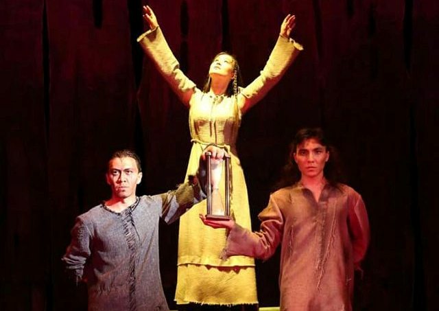 «قورعانسىزدىڭ كۇنى» ساحناعا قالاي شىقتى؟