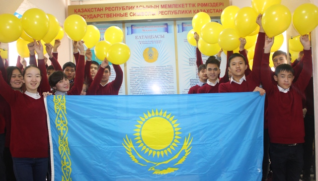 الماتىدا رامىزدەردى قۇرمەتتەۋ فلەش-موبى ءوتتى