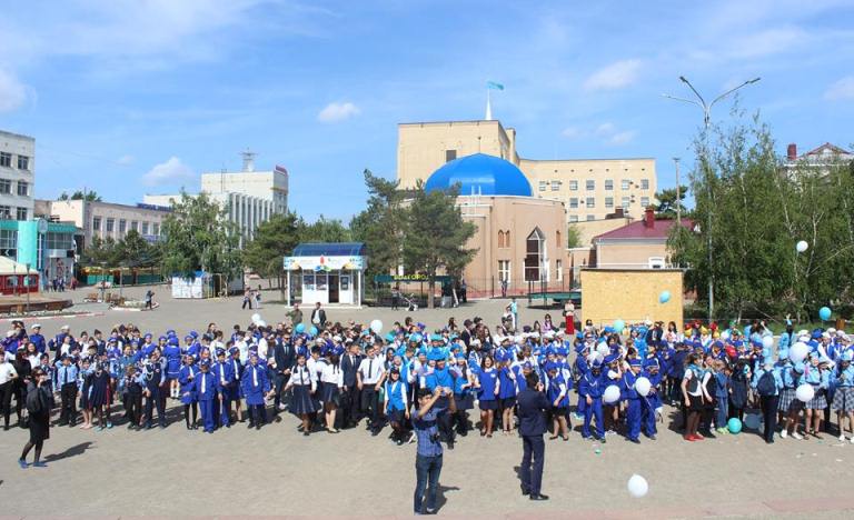 قوستانايدا بالالاردىڭ جول قاۋىپسىزدىگىنە ارنالعان فلەشموب ءوتتى