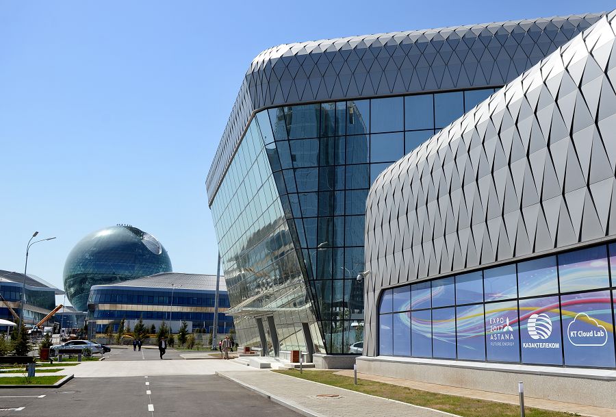 «Peugeot» ەرەكشە ەلەكتر  كولىگىن تانىستىرادى