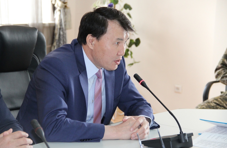 اليك شپەكباەۆ قوستانايدا ستۋدەنتتەرمەن كەزدەستى