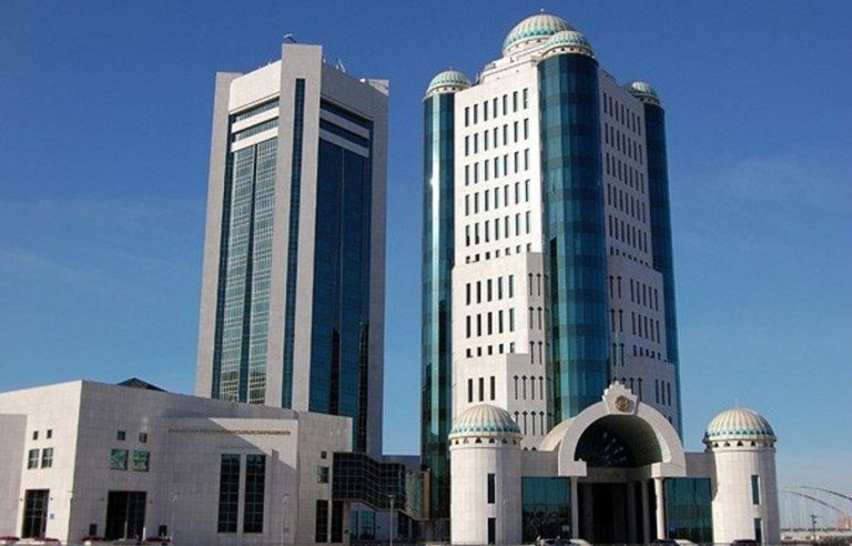 قورعانىس جانە اسكەري قىزمەت ماسەلەلەرى بويىنشا تۇزەتۋلەر قابىلداندى