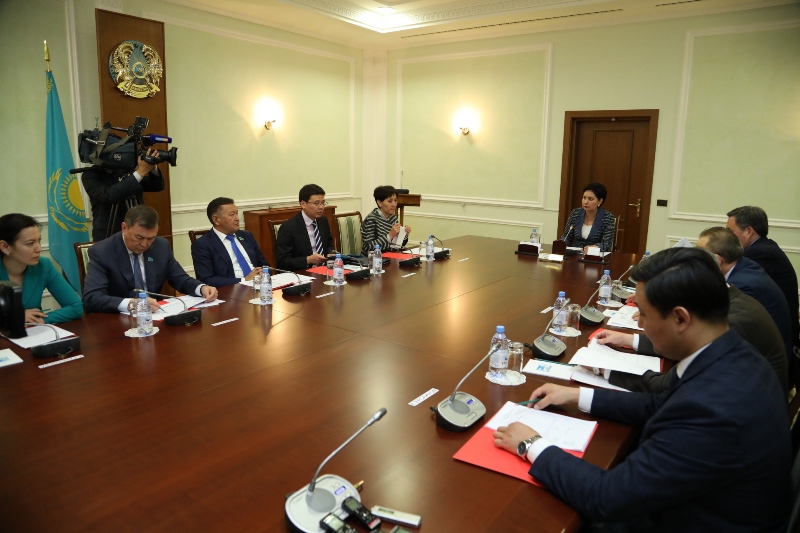 640 شەتەلدىك قازاقستان ازاماتى اتانادى