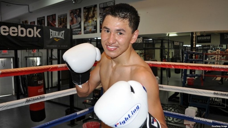 جانقوش تۇراروۆ مەكسيكالىق بوكسشىنى نوكاۋتقا ءتۇسىردى