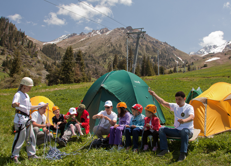 سولتۇستىك قازاقستاندا 60,5 مىڭ بالا جازعى لاگەردە دەمالادى
