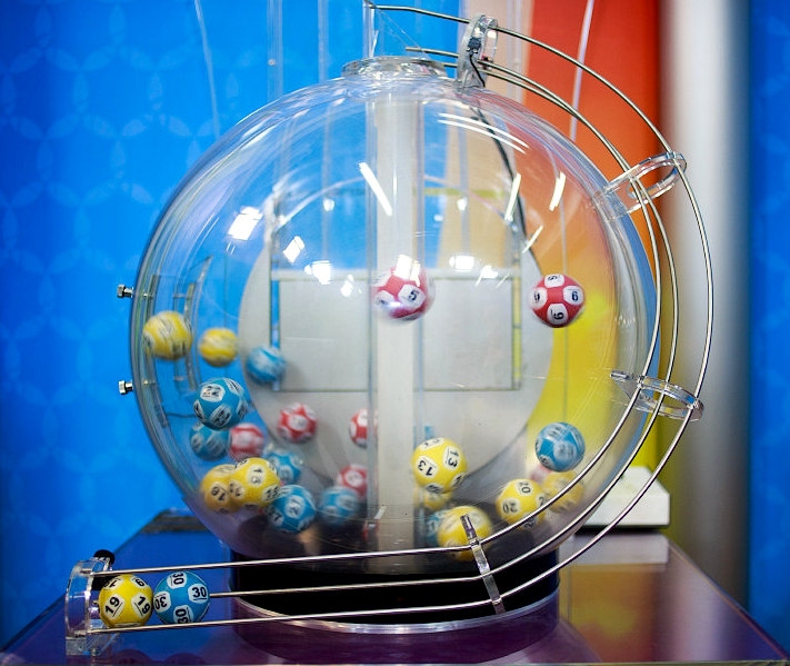 «لوتەرەيا تۋرالى» زاڭ قابىلداندى