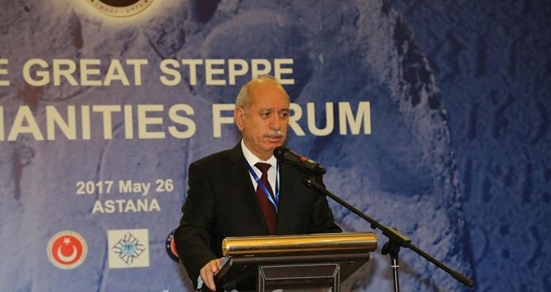 ر. تۋران: فورۋمدا تۇركى حالىقتارىنىڭ ماڭىزدى ماسەلەلەرى تالقىلاندى