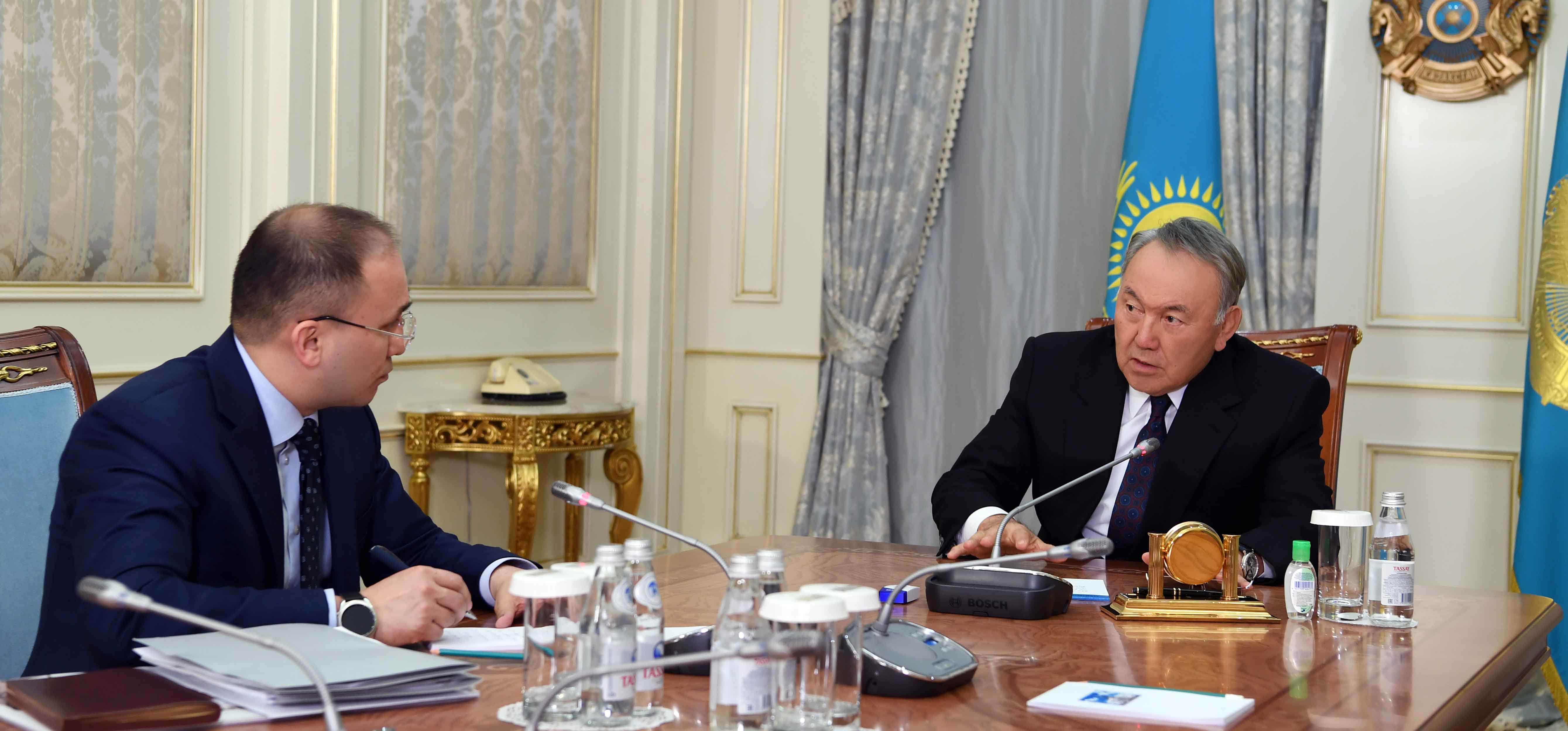 ەلباسى داۋرەن اباەۆتى قابىلداپ, بىرنەشە تاپسىرما بەردى