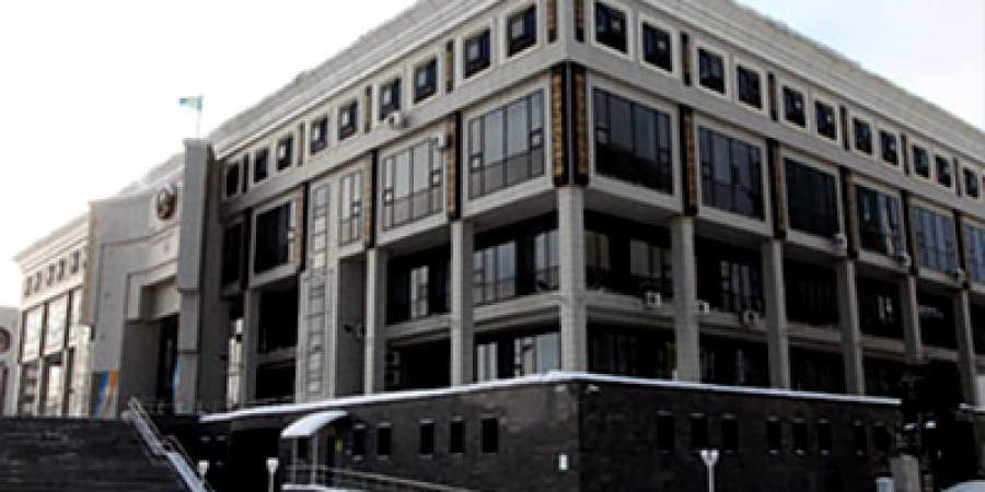 اقىن اينۇر ابدىراسىلقىزىنىڭ شىعارماشىلىق كەشى ءوتتى