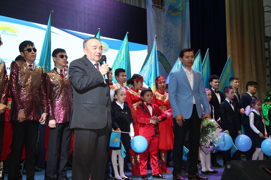 ازات ەلدىڭ ايبىنىنا ارنالدى