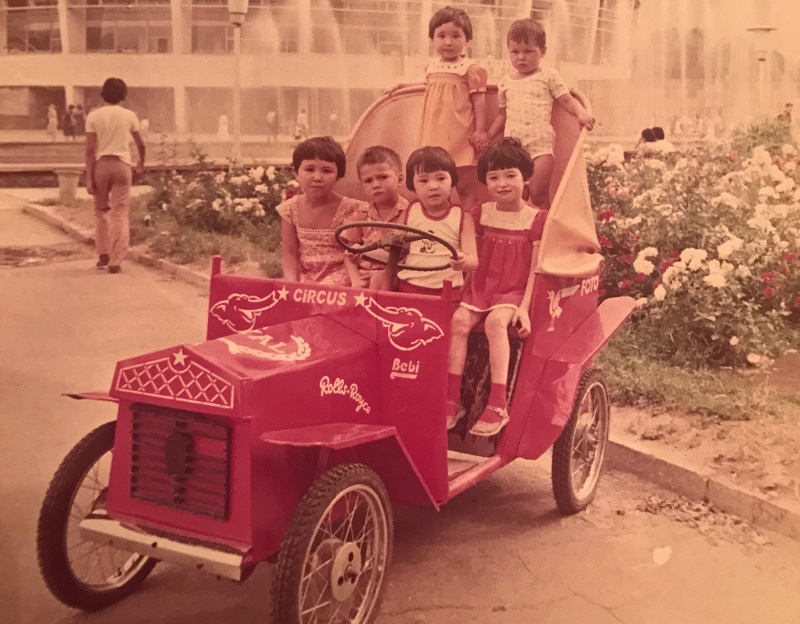 الماتىدا 60-شى جىلى تۋعانداردىڭ فوتوكورمەسى وتەدى