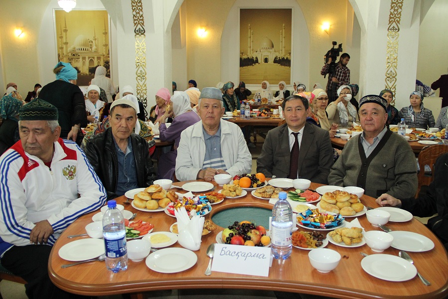 پاۆلوداردا قاجىلار قاۋىمداستىعى 350 ادامعا اۋىزاشار بەردى