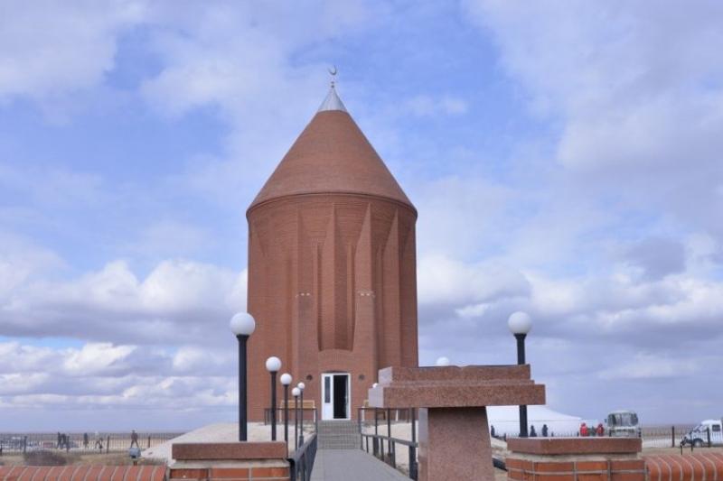 ۇلتتىق پانتەوندا كىمدەر جەرلەنەدى؟