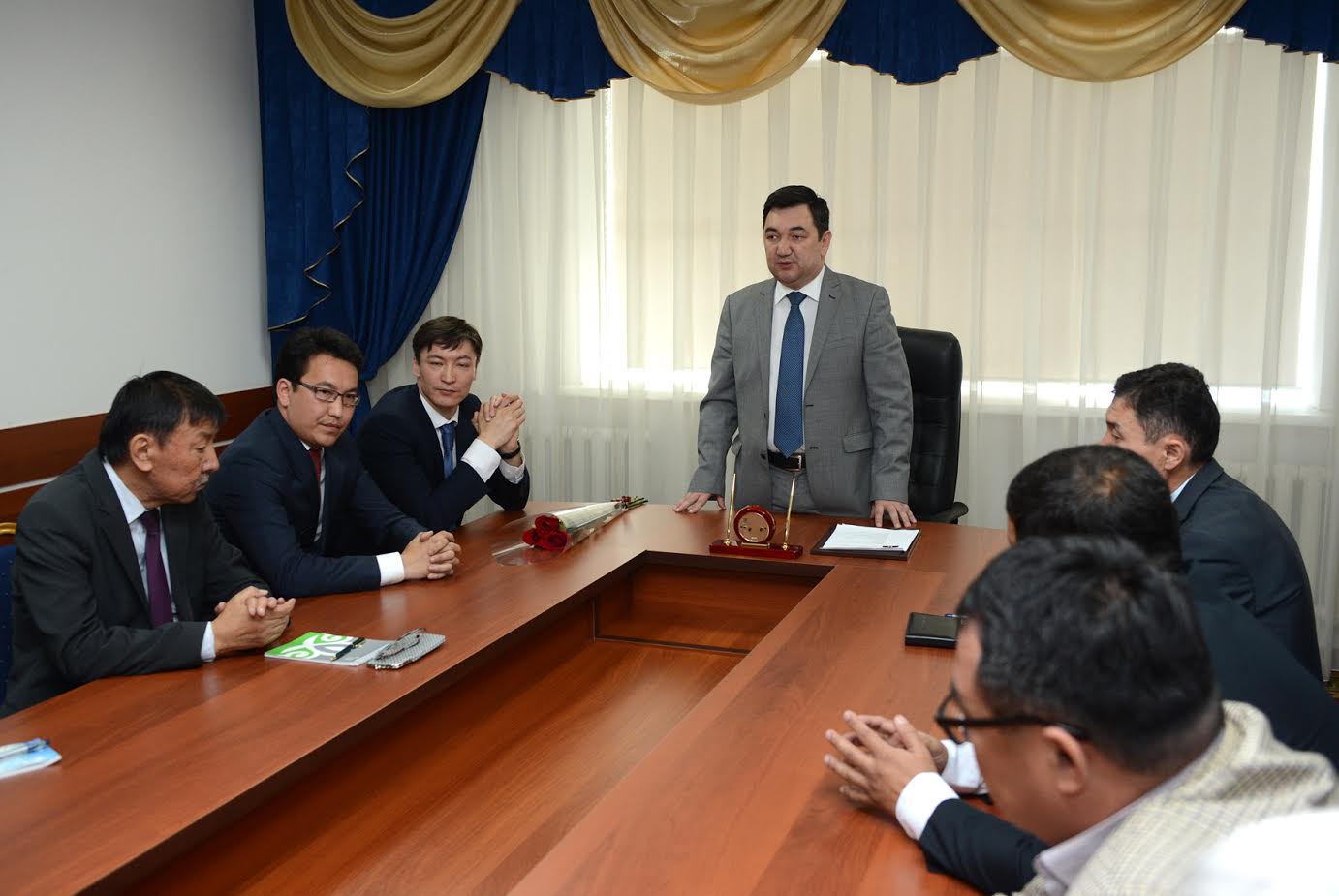 «ەگەمەن قازاقستاندا» توراعا ورىنباسارى مەن باس رەداكتور اۋىستى