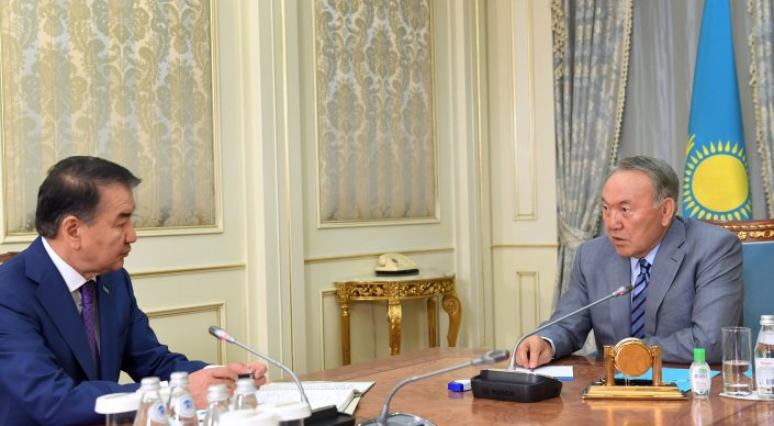 ەلباسى كاسىپكەرلىكتى تەكسەرۋ ازايماي وتىرعانىن ايتتى