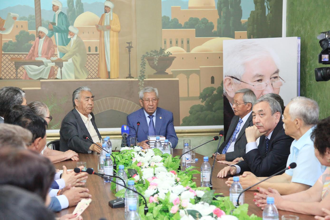 اۋليەاتادا مىرزاتاي جولداسبەكوۆتىڭ كەشى ءوتتى