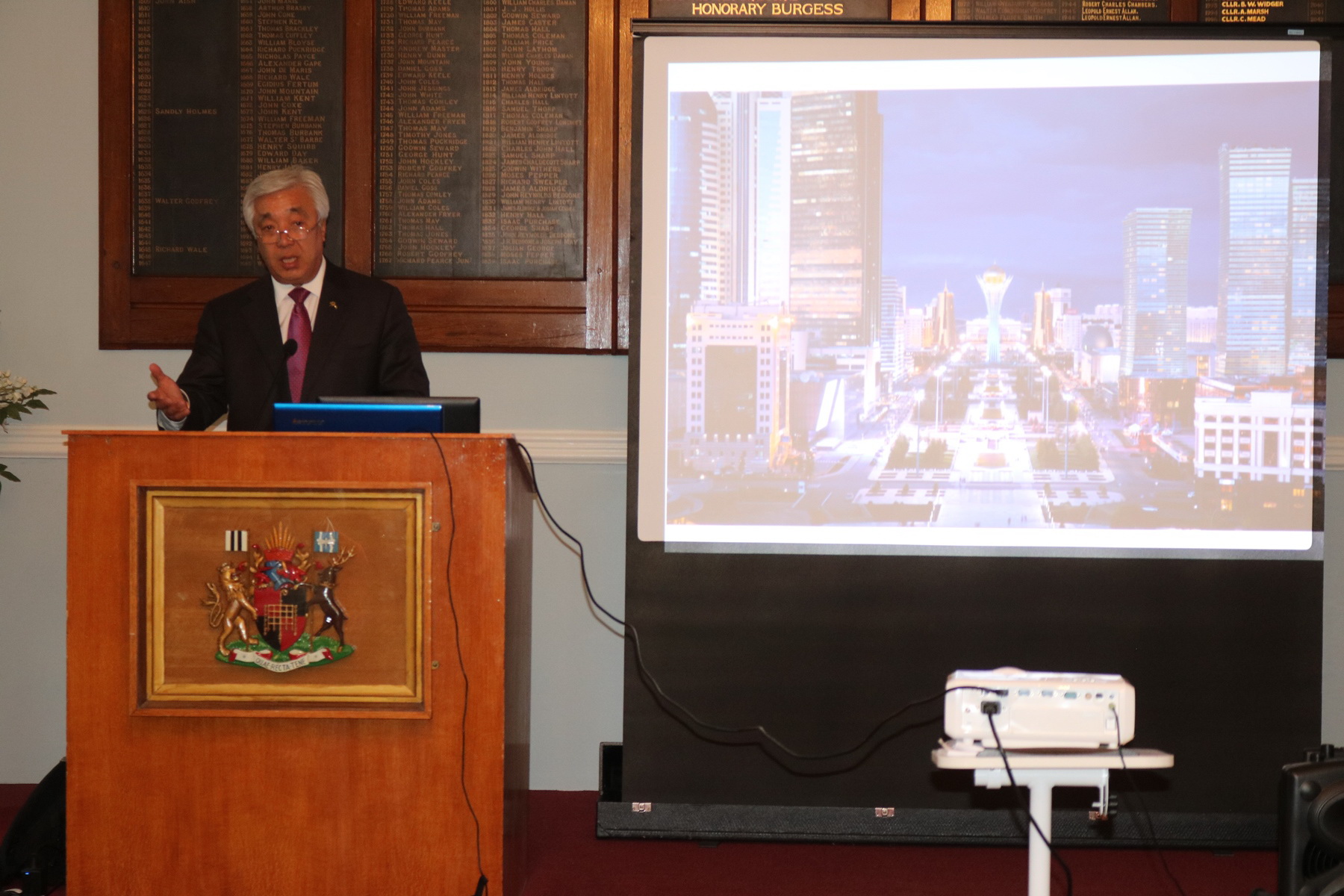  ۇلىبريتانيادا قازاقستانعا ارنالعان كەش ءوتتى