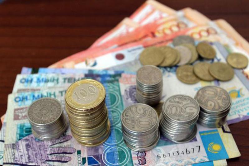 قازاقستاندا ەڭ جوعارى جالاقىنى كىمدەر الادى؟