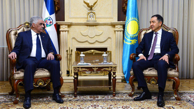 باقىتجان ساعىنتاەۆ دومينيكان رەسپۋبليكاسىنىڭ سىرتقى ىستەر مينيسترىمەن كەزدەستى