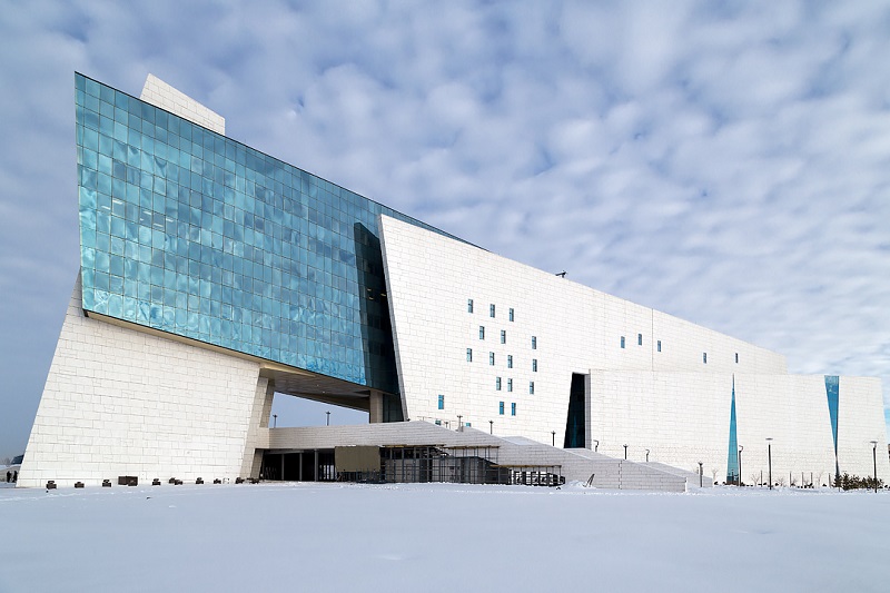 ۇلتتىق مۋزەيدە سۋرەتشى ەربولات تولەپبايدىڭ كورمەسى اشىلدى