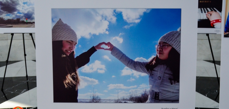 استانادا مۇمكىندىگى شەكتەۋلى بالالاردىڭ سۋرەت كورمەسى ءوتتى