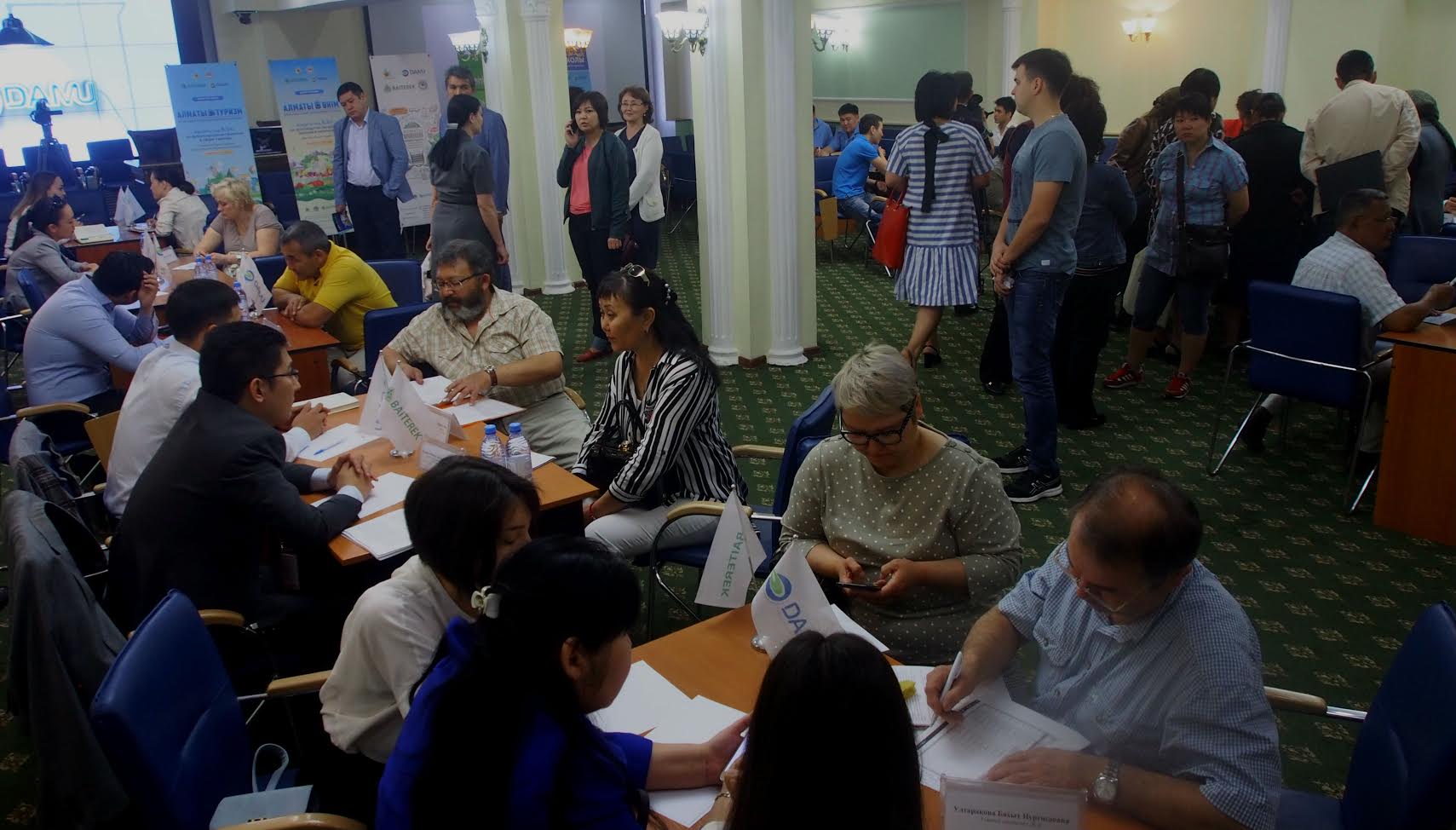 الماتىدا كاسىپ باستاعىسى كەلەتىندەر «اشىق ەسىك كۇنىنە» كەلدى