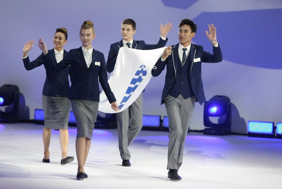 حالىقارالىق كورمەلەر بيۋروسىنىڭ تۋى كوتەرىلدى