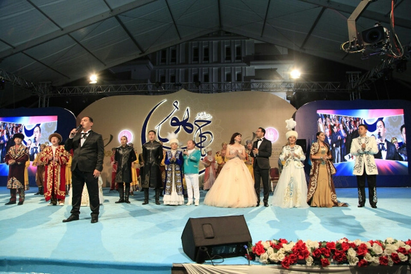 وڭتۇستىك ونەرپازدارى تۇركيادا ونەر كورسەتتى