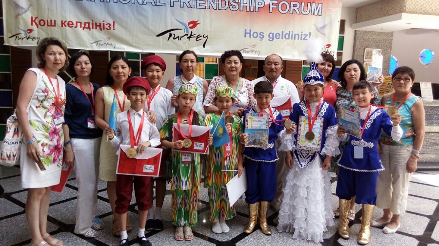 شقو ۇلان اۋدانىنىڭ وقۋشىلارى مەن مۇعالىمدەرى انتاليادان جۇلدەلى ورالدى