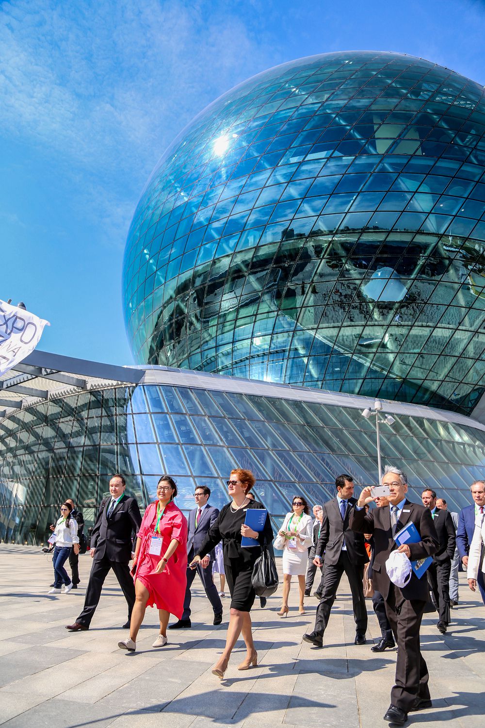 ادامزاتتى تولعاندىرعان تاقىرىپ