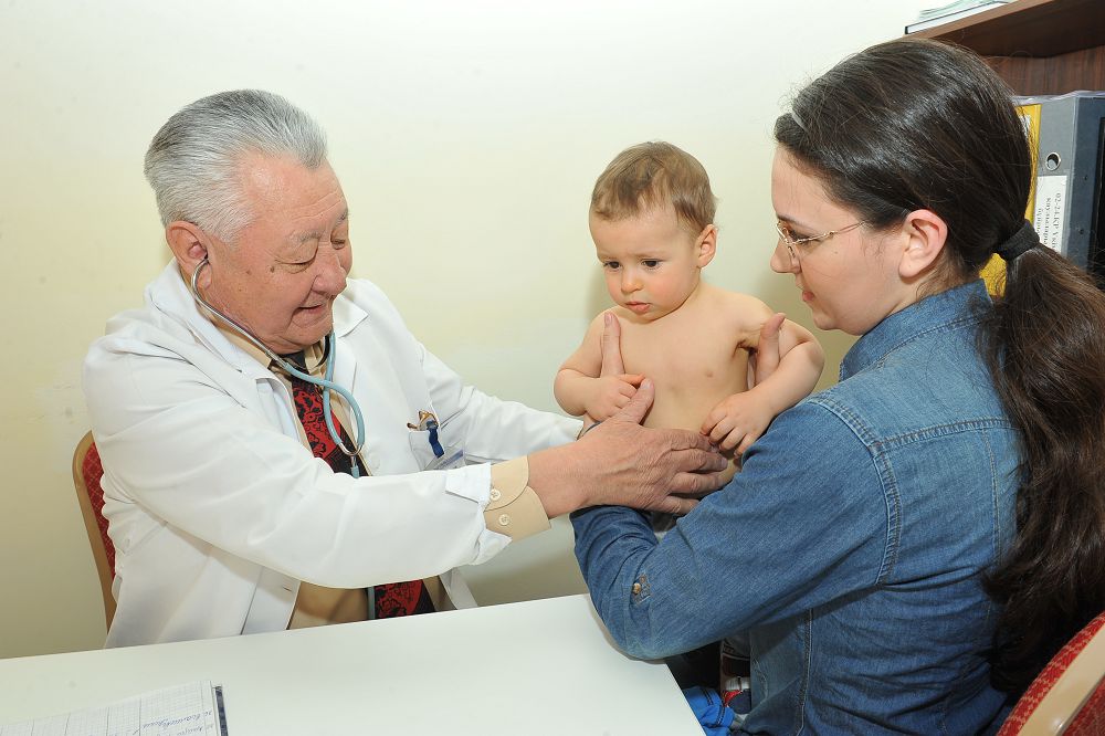 كومپيۋتەر وينايتىن بالاعا الاڭدايدى