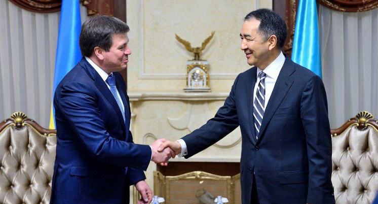 باقىتجان ساعىنتاەۆ ۋكراينا پرەمەر-ءمينيسترىنىڭ ورىنباسارى گەننادي زۋبكومەن كەزدەستى