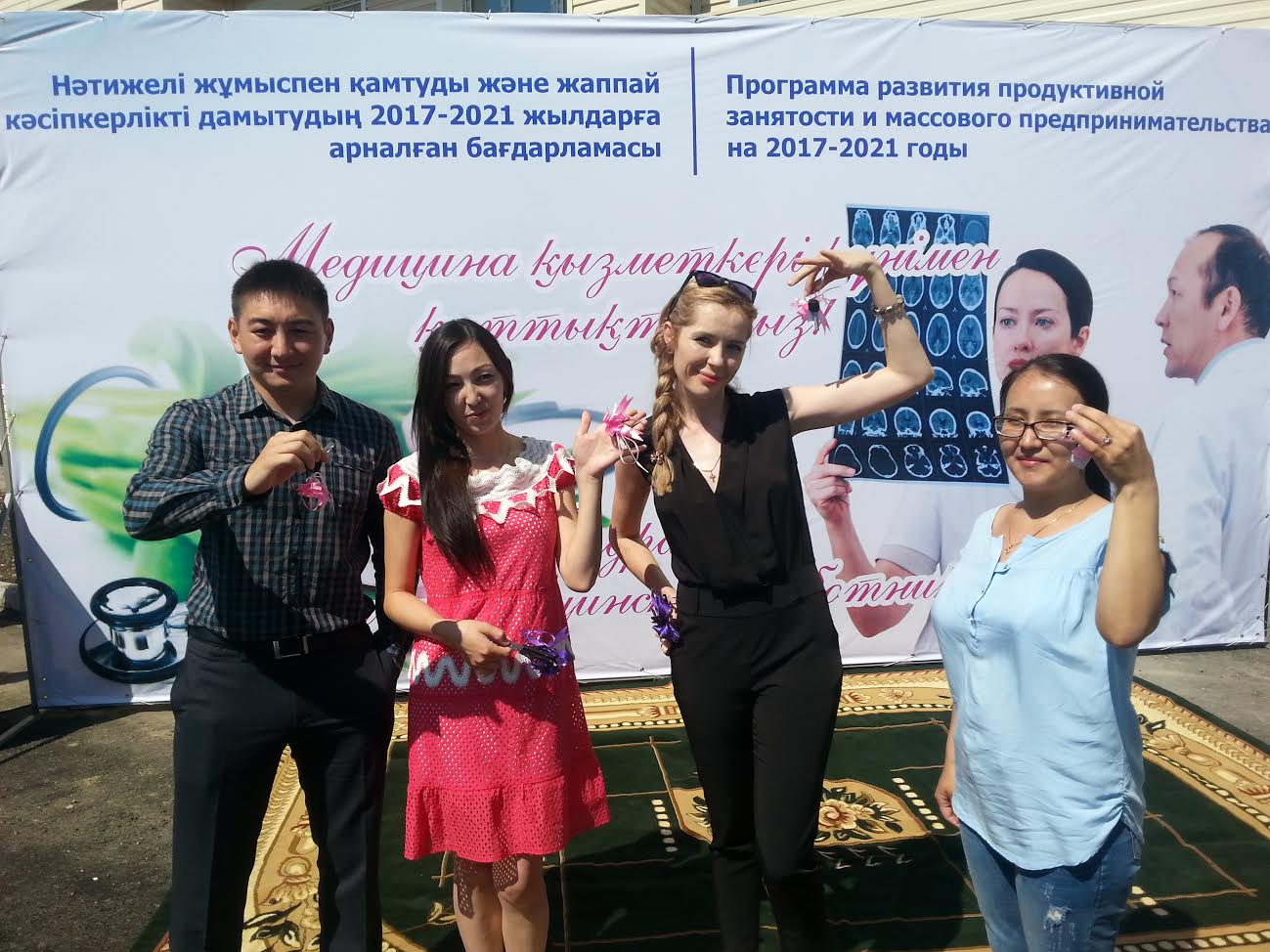 وسكەمەندە 38 جاس دارىگەرگە باسپانا كiلتi تاپسىرىلدى