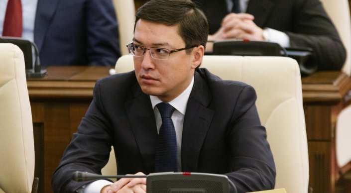 اقىشەۆ ۇلتتىق قوردان بانكتەرگە بولىنەتىن قارجىنىڭ قايدا جۇمسالاتىنىن ايتتى