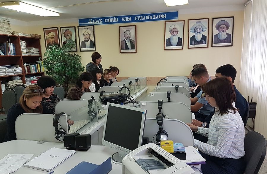 قۇقىق قورعاۋشىلاردىڭ قازاق تىلىنە قۇرمەتى