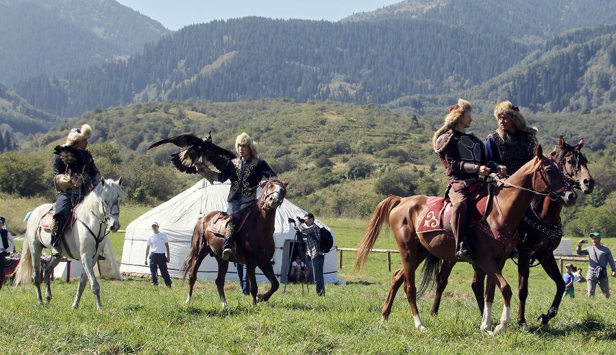 قيىردان كەلسە قانداستار...