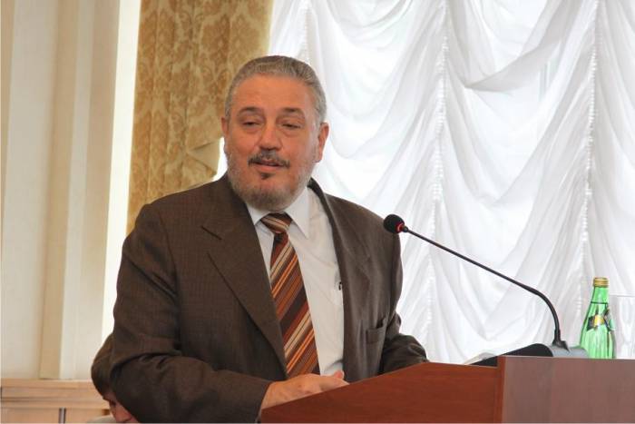 فيدەل كاسترونىڭ  ۇلى: ەكسپو كولەمىمەن تاڭقالدىرادى