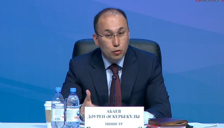 داۋرەن اباەۆ: جۋرناليستەرگە ءۇي بەرۋ ماسەلەسىندە قولىمىزدان كەلگەنىن ىستەيمىز